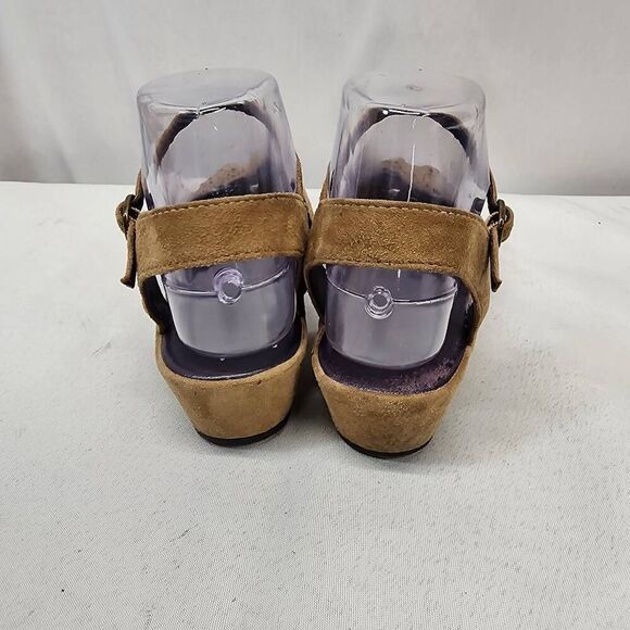 Vaneli Women's 8.5 Wide Perforated Brown Suade Sandals Peep Toe Ankle-Strap - Picture 3 of 9